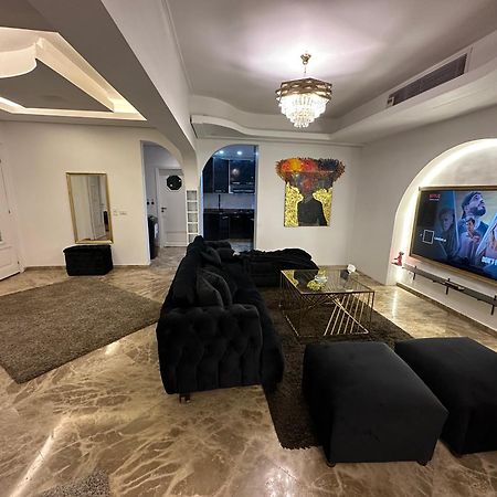 Modern 1-Bedroom Apartment In Zamalek Visits Allowed Kairo Eksteriør billede