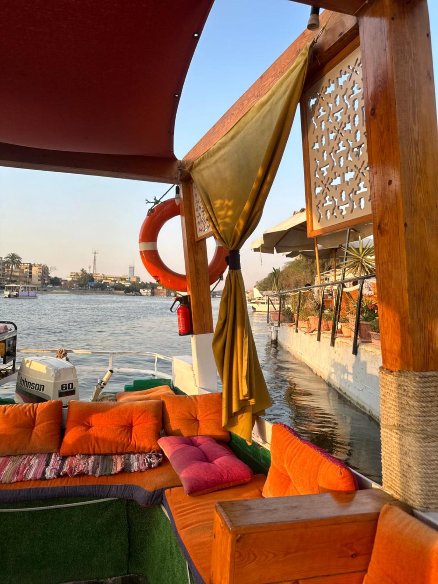 Modern 1-Bedroom Apartment In Zamalek Visits Allowed Kairo Eksteriør billede