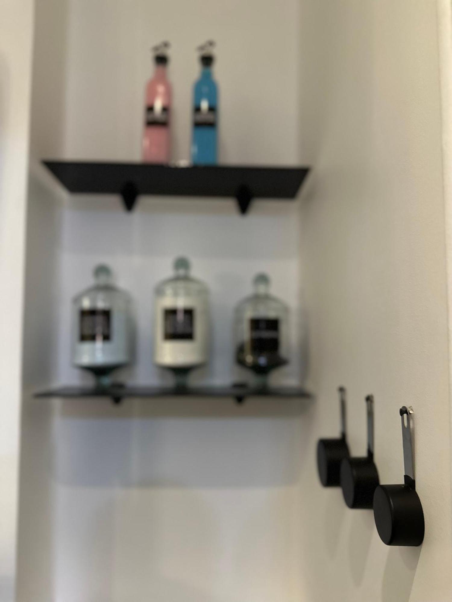 Modern 1-Bedroom Apartment In Zamalek Visits Allowed Kairo Eksteriør billede