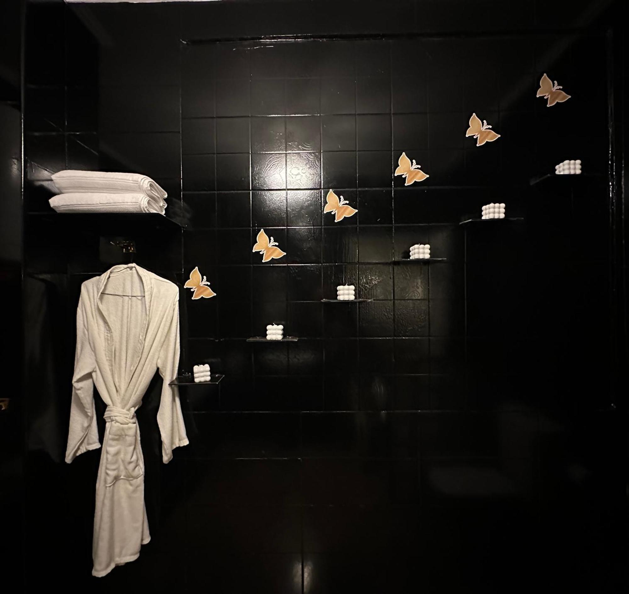 Modern 1-Bedroom Apartment In Zamalek Visits Allowed Kairo Eksteriør billede