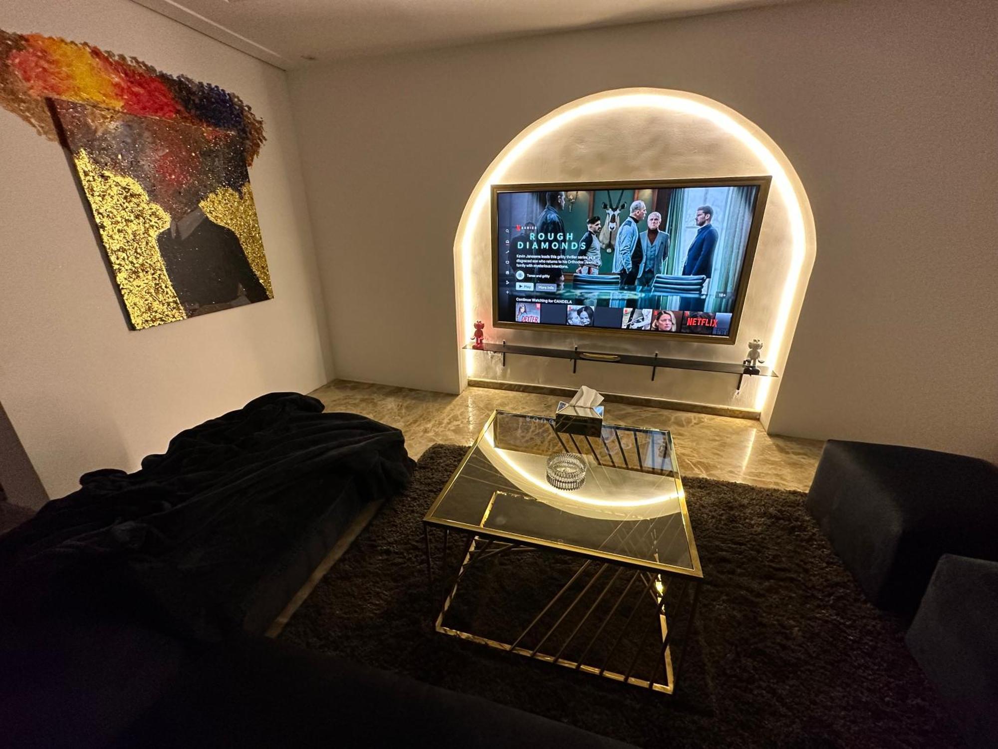 Modern 1-Bedroom Apartment In Zamalek Visits Allowed Kairo Eksteriør billede